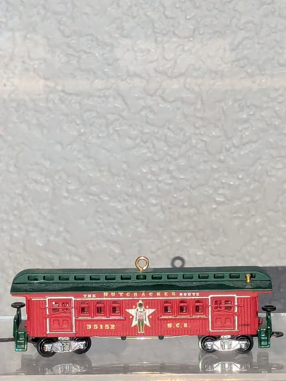 2012 Hallmark Keepsake Lionel Nutcracker Route Baggage Coach Train Ornament